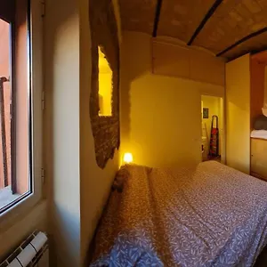 Julia Nel Cuore Di Trastevere , Roma Italia