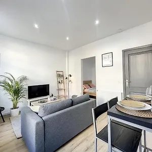 Palais Royal Apartment